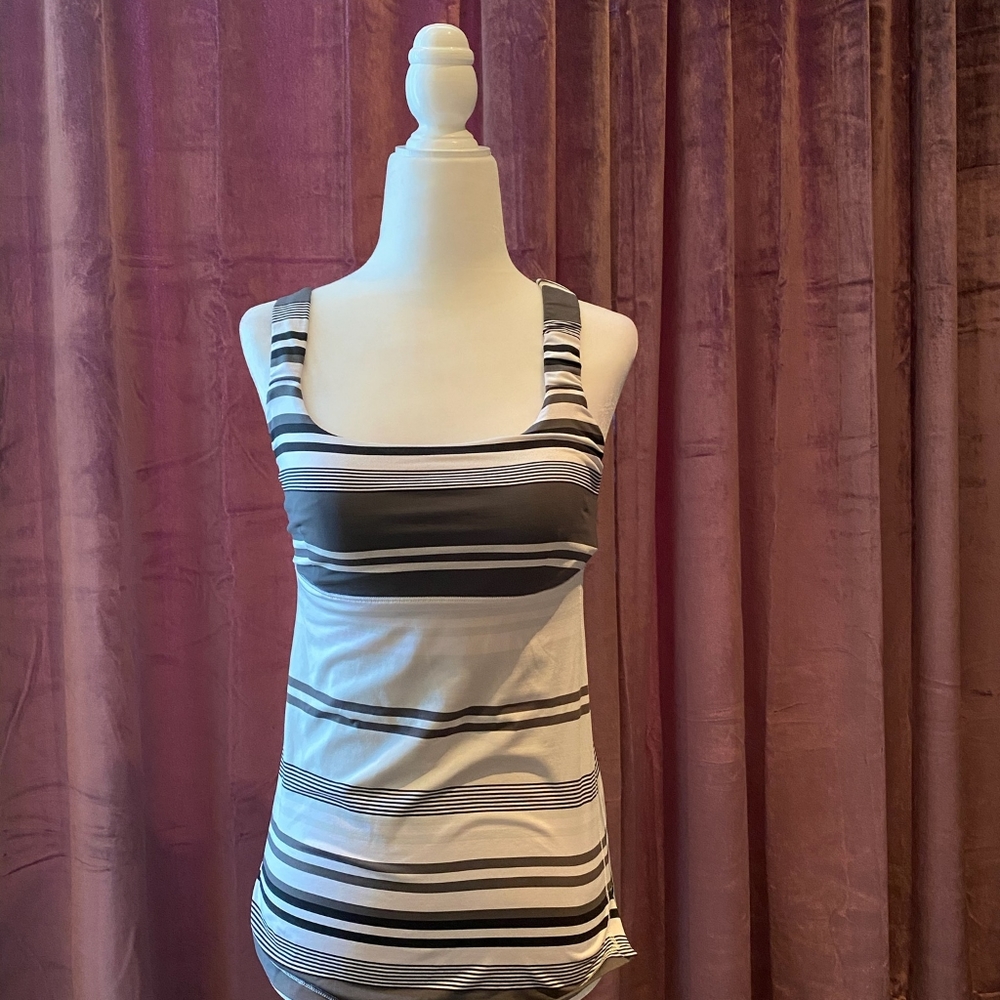Lululemon top